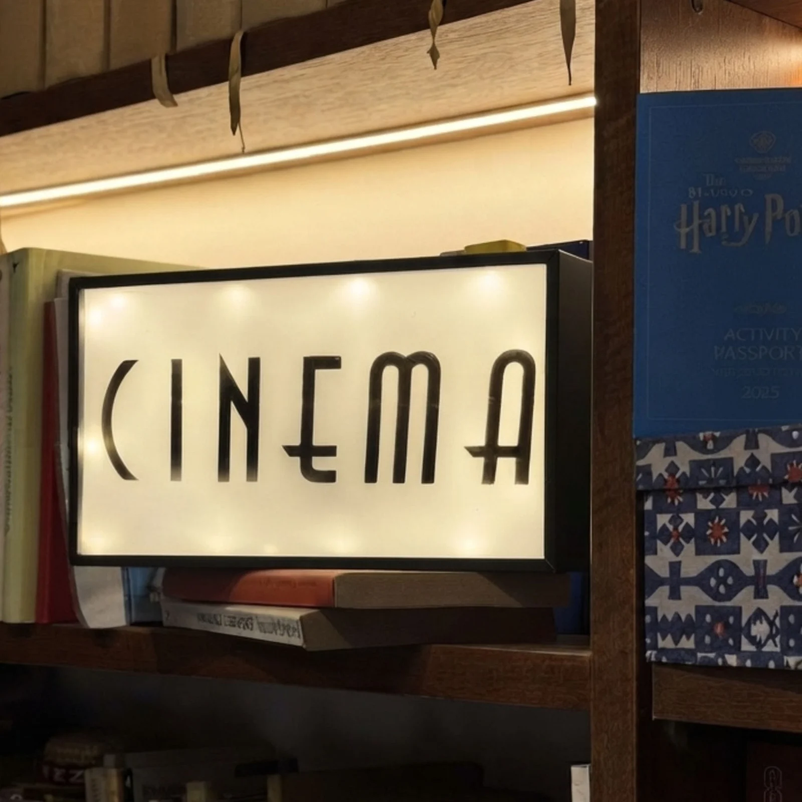 CINEMA — INSEGNA LUMINOSA nera